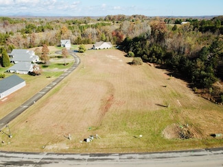 220 Firstwatch Dr, Westlake Corner, VA 24121