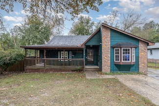 108 Carmichael Ln, Spring Lake, NC 28390