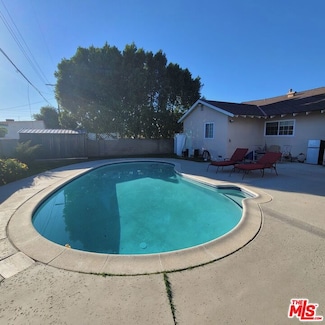 19030 Community St, Northridge, CA 91324