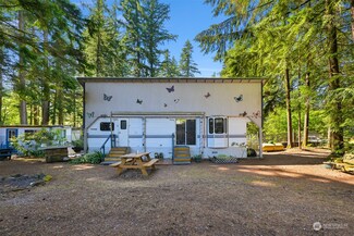 6211 Shamrock Rd, Maple Falls, WA 98266