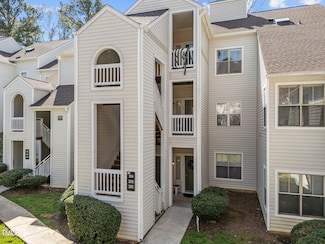 6001 Winterpointe Ln Unit 204, Raleigh, NC 27606