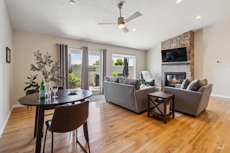 8056 W Penny Ln, Garden City, ID 83714