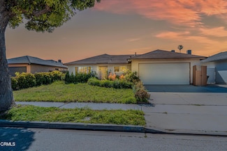 2201 Beaufort Dr, Oxnard, CA 93033