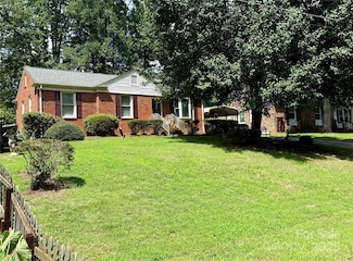 415 E Poplar St, Stanley, NC 28164