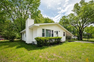 6185 N Shore Dr, Coloma, MI 49038