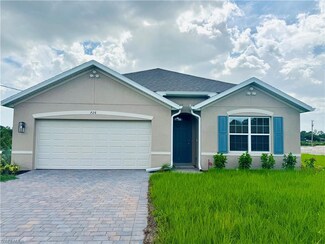 726 Oakridge Ave S, Lehigh Acres, FL 33974