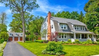 330 Abbotsford Rd, Kenilworth, IL 60043