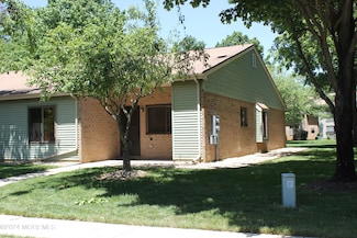 237 Medford Ct Unit D, Manalapan, NJ 07726