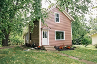 315 W Begley St, Greenwood, WI 54437