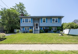30 S Dale St, East Haven, CT 06513