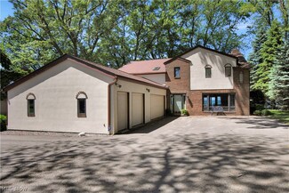6035 Shore Dr, Madison, OH 44057