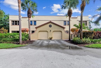41 Uno Lago Dr, North Palm Beach, FL 33408