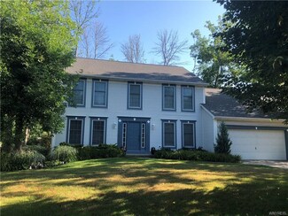 170 Radcliffe Dr, Getzville, NY 14068