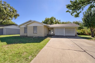 213 NE Murphy Rd, Burleson, TX 76028