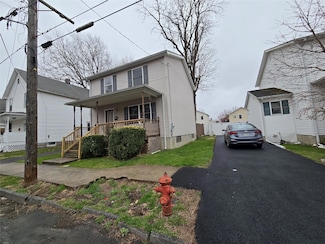 27 Thompson St, Port Jervis, NY 12771