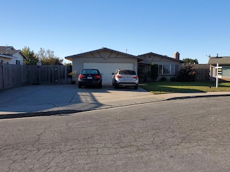 7 Tahoe Cir, Salinas, CA 93906