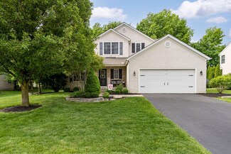 6725 Blue Holly Dr, Lewis Center, OH 43035