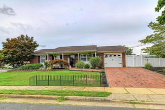 1 Hunterdon Ave, Monroe Township, NJ 08831