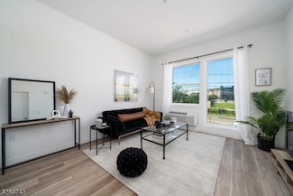 44 Irvine Turner Blvd Unit 122, Newark, NJ 07103
