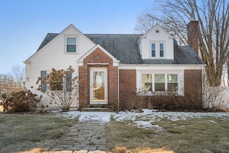 27 William Ave, Seekonk, MA 02771