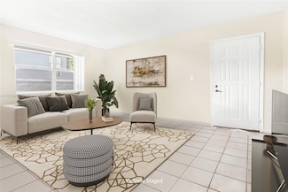 8660 SW 212th St Unit 101, Cutler Bay, FL 33189