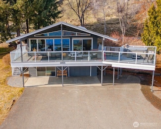 1955 S Lakeshore Rd, Chelan, WA 98816