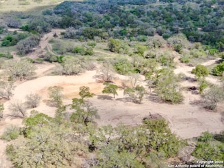 2725 County Road 770, Natalia, TX 78059