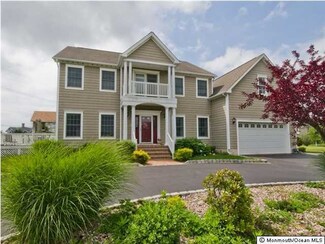 32 Meredith Ct, Monmouth Beach, NJ 07750