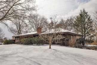 4526 Evergreen Dr, Jeannette, PA 15644