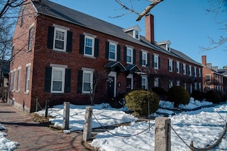 69 Middle St Unit R3, Manchester, NH 03101