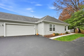 30 Newton Square Dr Unit 3, Canfield, OH 44406