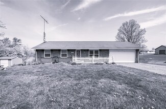 24886 Sherman St, Homeworth, OH 44634