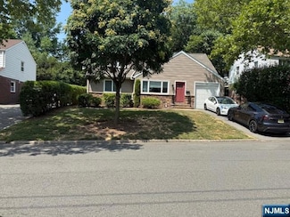 972 E Lawn Dr, Teaneck, NJ 07666