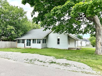 106 S Hancock St, Waynetown, IN 47990