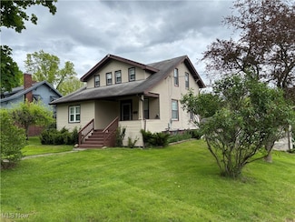 806 N Market St, East Palestine, OH 44413