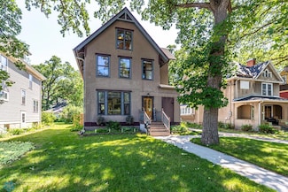 354 7th Ave S, Fargo, ND 58103