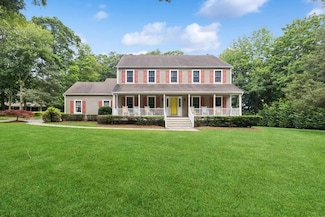 6295 N Country Rd, Wading River, NY 11792