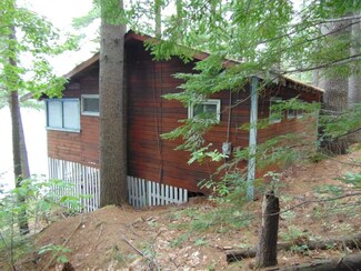 94 E Shore Dr, Weare, NH 03281