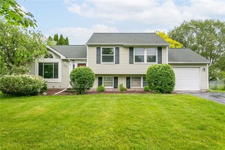 121 Covered Wagon Trail, West Henrietta, NY 14586