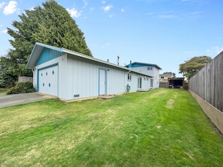 1286 Parkside Dr, McKinleyville, CA 95519