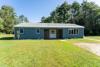 79 Middle Rd, Tuftonboro, NH 03816