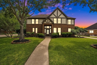 7318 Starbridge Dr, Houston, TX 77095