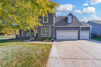 946 N Parkway Dr, Valley Center, KS 67147
