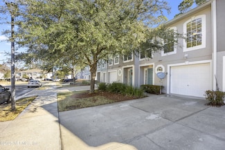 7405 Palm Hills Dr, Jacksonville, FL 32244