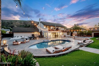228 Longbranch Rd, Simi Valley, CA 93065