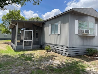 23 Columbia Ave, Mount Plymouth, FL 32776