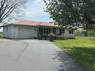 2901 Hurricane Creek Rd, Lawrenceburg, TN 38464