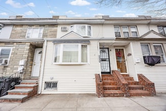 69-06 79th St, Middle Village, NY 11379