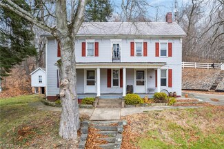 5147 Bluebird Rd NW, Malvern, OH 44644