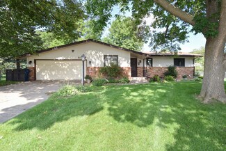 5308 80th Ave N, Brooklyn Park, MN 55443